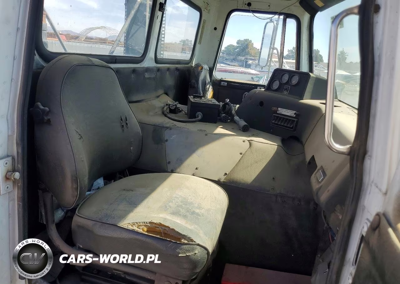 1989 White-GMC Xpeditor Wx VIN:4V2DCFBD9KN613023 - 6