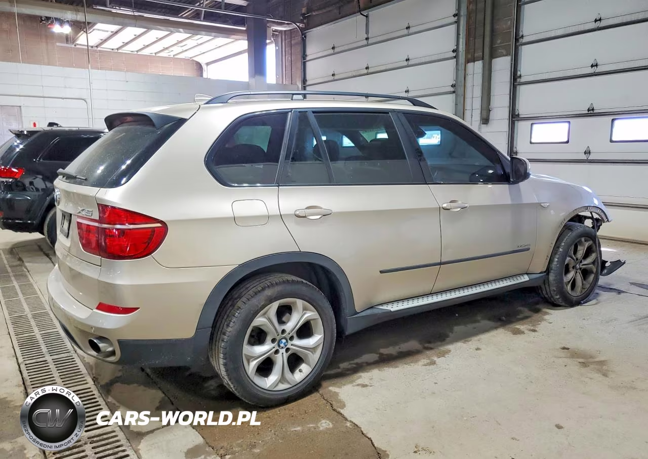 2013 BMW X5 xDrive35I VIN:5UXZV4C50D0E12675 - 3