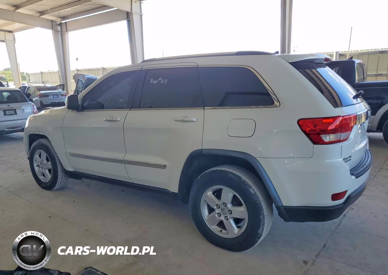 2013 Jeep Grand Cherokee Laredo VIN:1C4RJFAG5DC586301 - 2