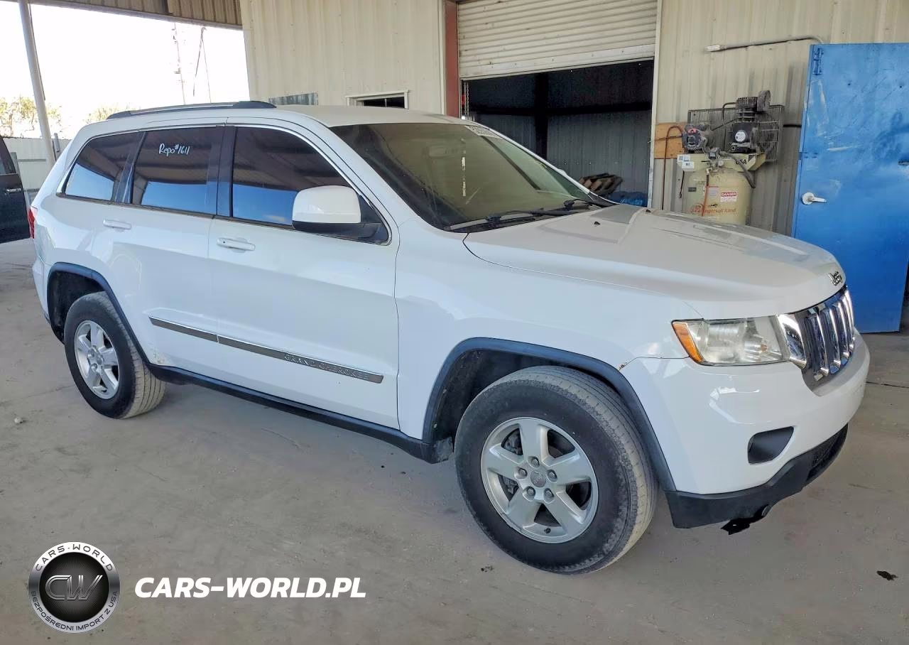 2013 Jeep Grand Cherokee Laredo VIN:1C4RJFAG5DC586301 - 4