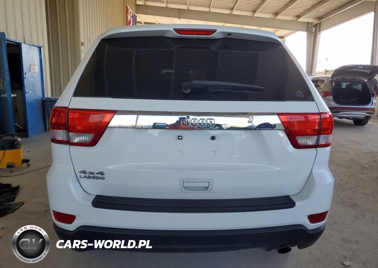 2013 Jeep Grand Cherokee Laredo VIN:1C4RJFAG5DC586301 - 6
