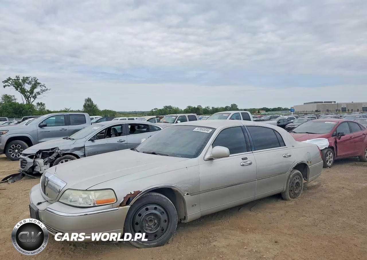 2003 Lincoln Town Car Cartier