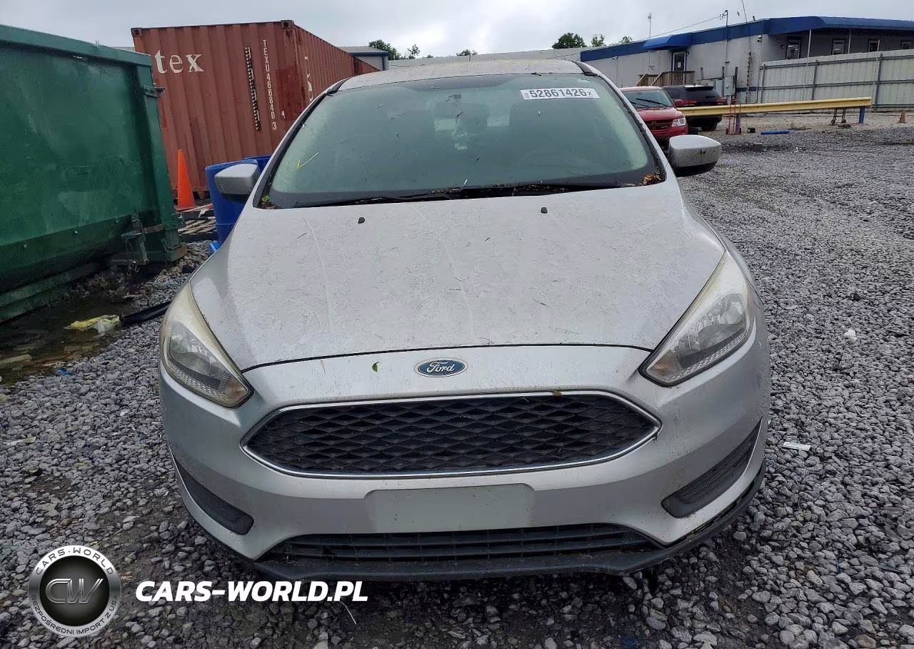 2018 Ford Focus Se VIN:1FADP3F26JL316385 - 5