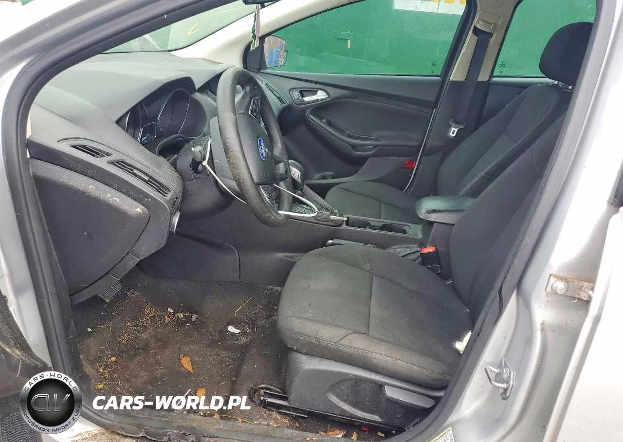 2018 Ford Focus Se VIN:1FADP3F26JL316385 - 7