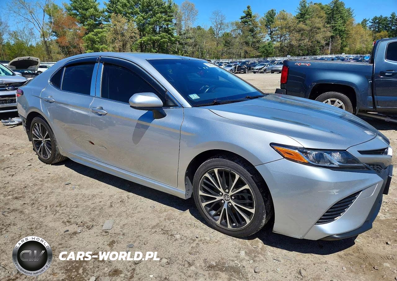 2018 Toyota Camry Se VIN:JTNB11HK8J3032045 - 4