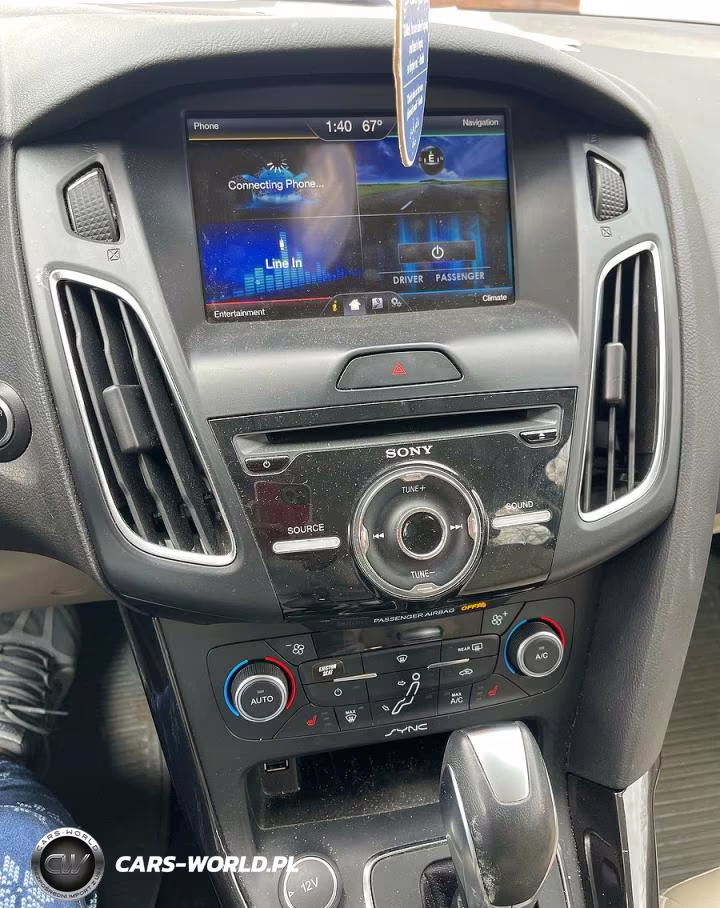 2015 Ford Focus Bev VIN:1FADP3R41FL272705 - 9