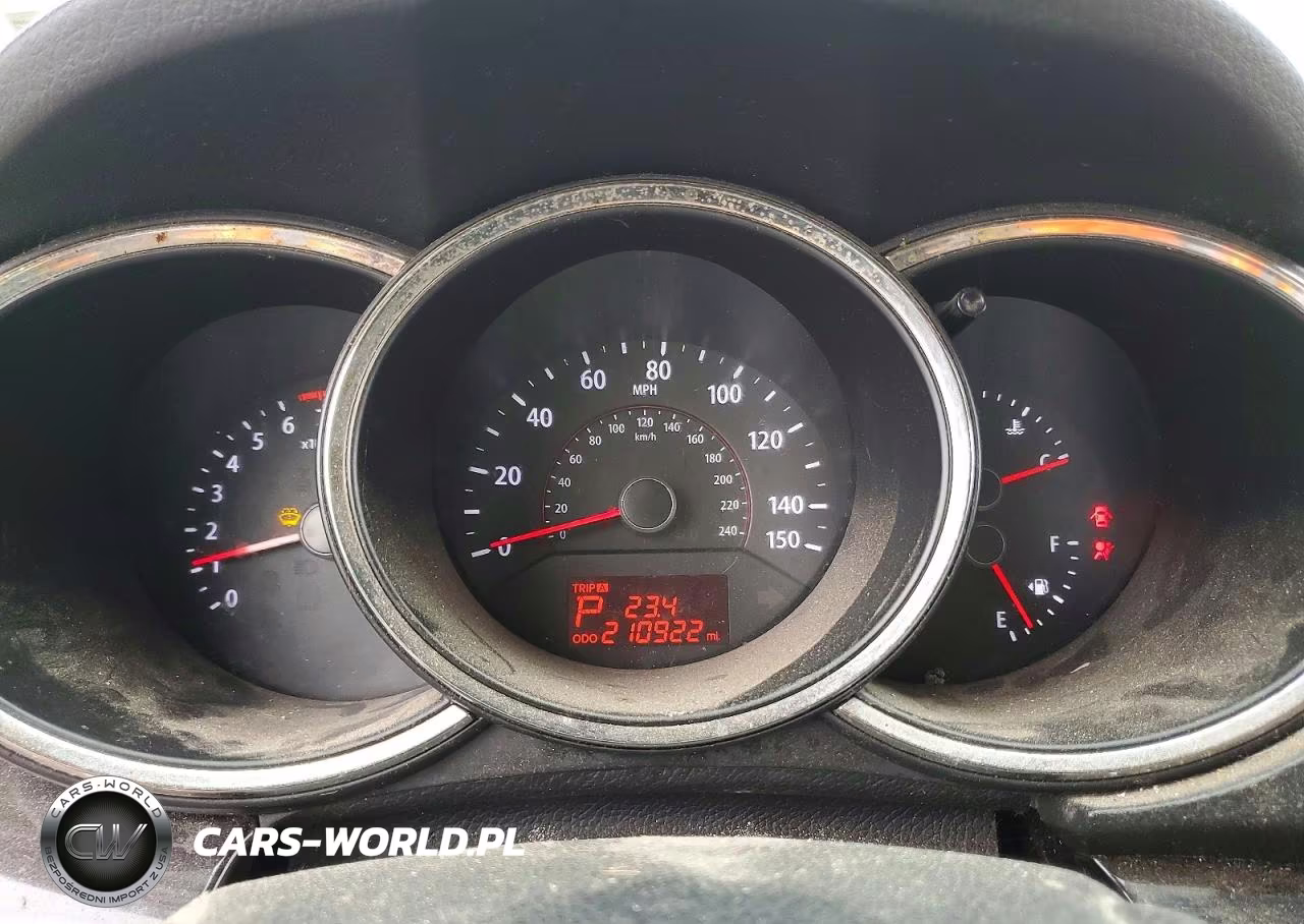 2012 Kia Sorento Lx VIN:5XYKT3A62CG294102 - 9