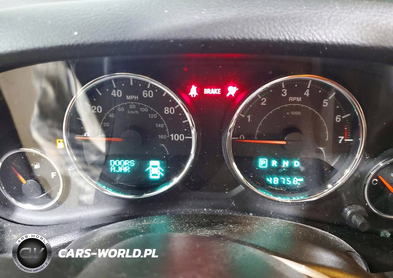 2017 Jeep Wrangler Unlimited Sahara VIN:1C4BJWEG4HL620603 - 9