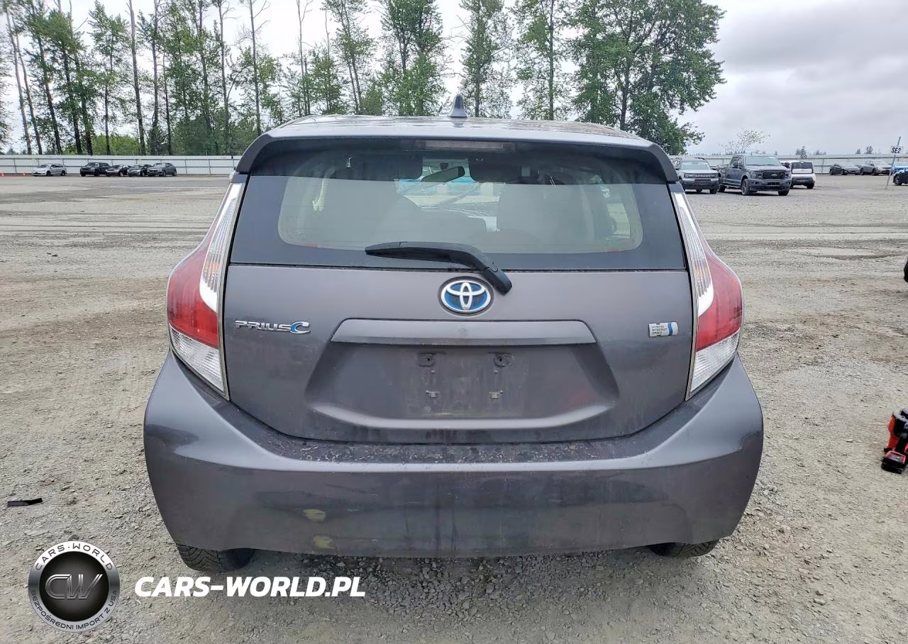 2015 Toyota Prius C Two VIN:JTDKDTB3XF1111471 - 6