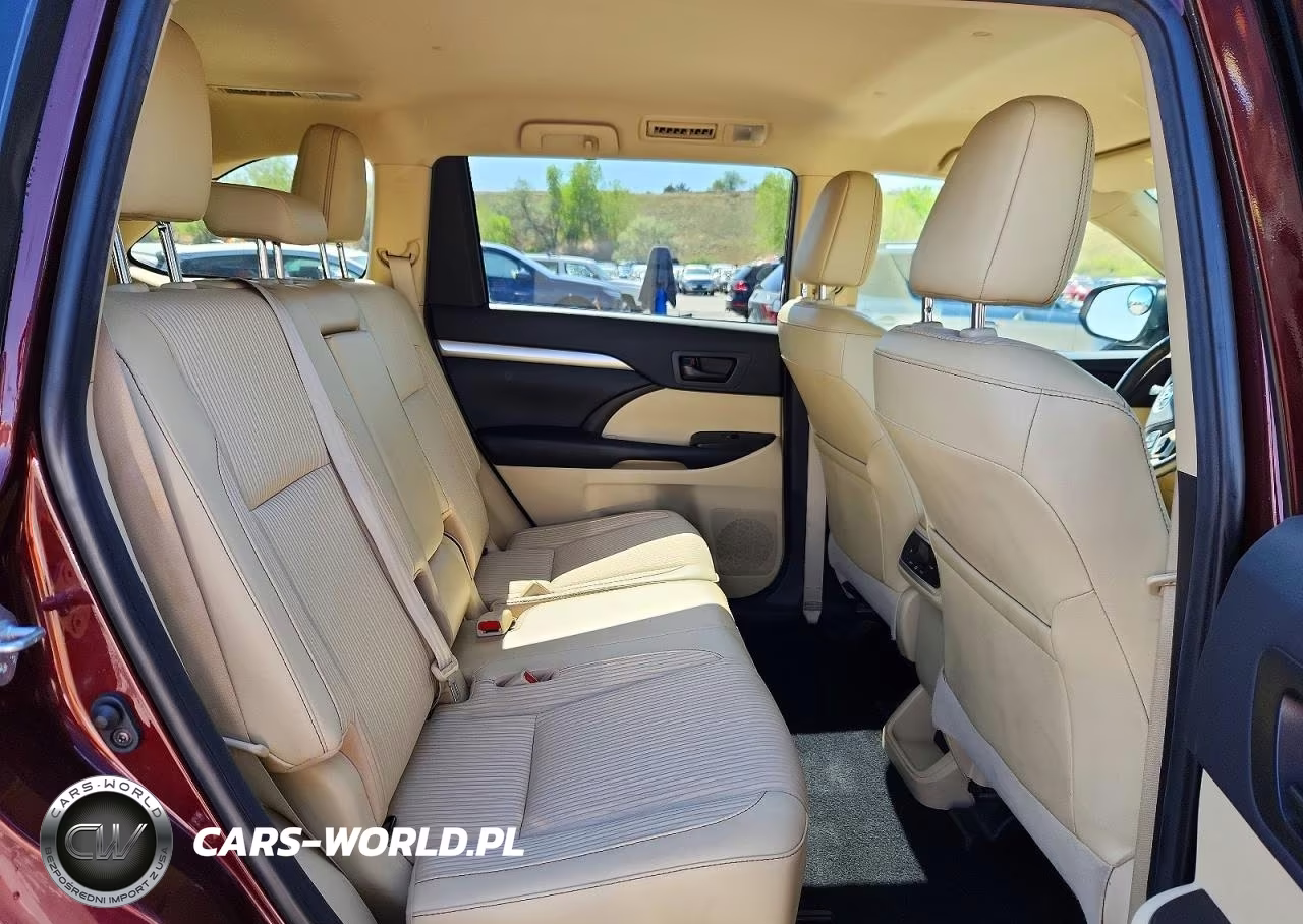 2019 Toyota Highlander Le Plus VIN:5TDBZRFH3KS746278 - 11