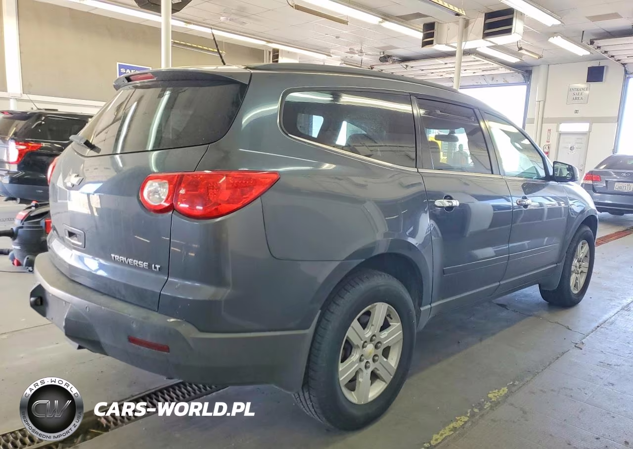 2010 Chevrolet Traverse Lt VIN:1GNLVFED2AJ214715 - 3