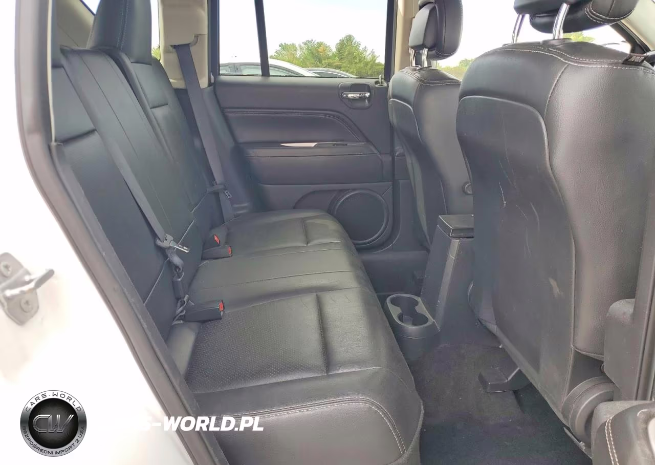 2015 Jeep Compass Latitude VIN:1C4NJDEB9FD425576 - 11