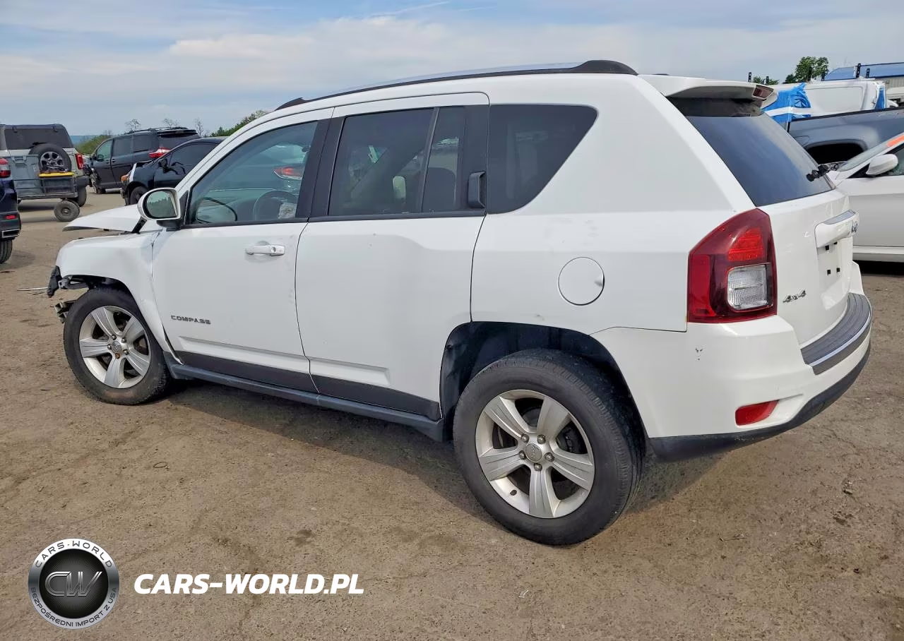 2015 Jeep Compass Latitude VIN:1C4NJDEB9FD425576 - 2