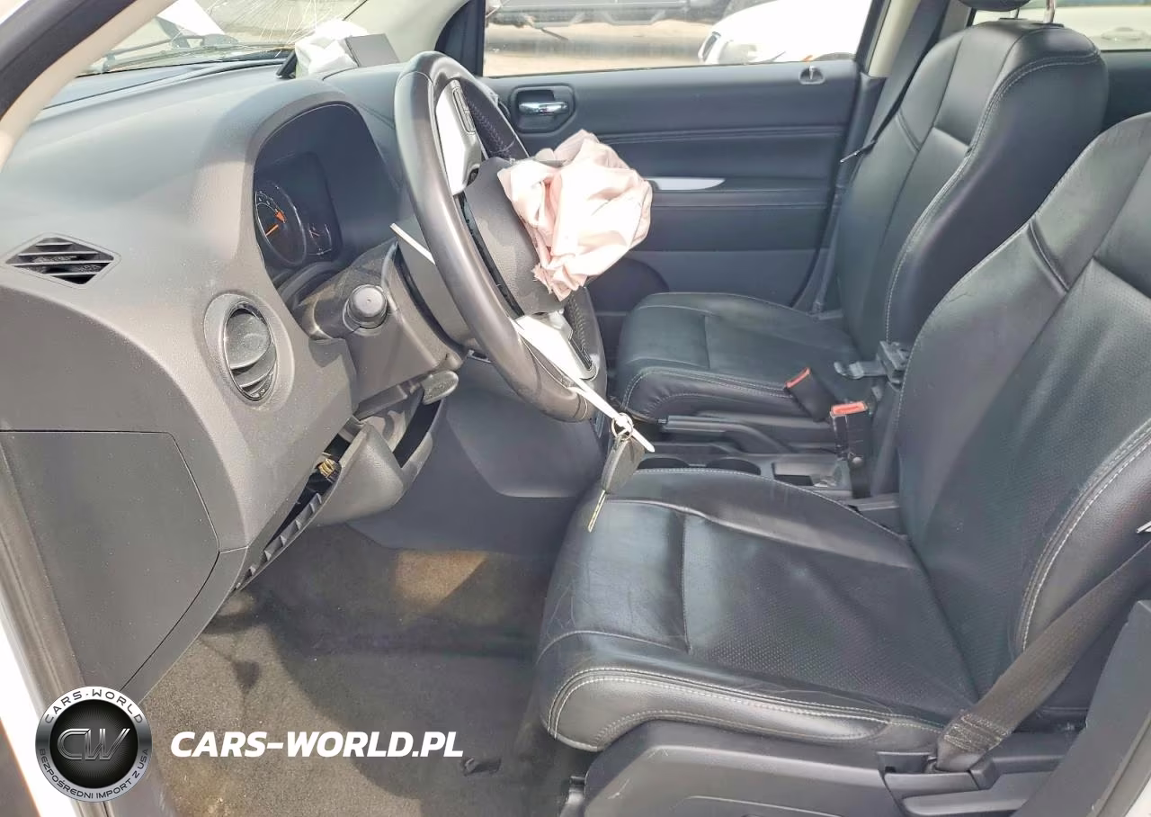 2015 Jeep Compass Latitude VIN:1C4NJDEB9FD425576 - 7