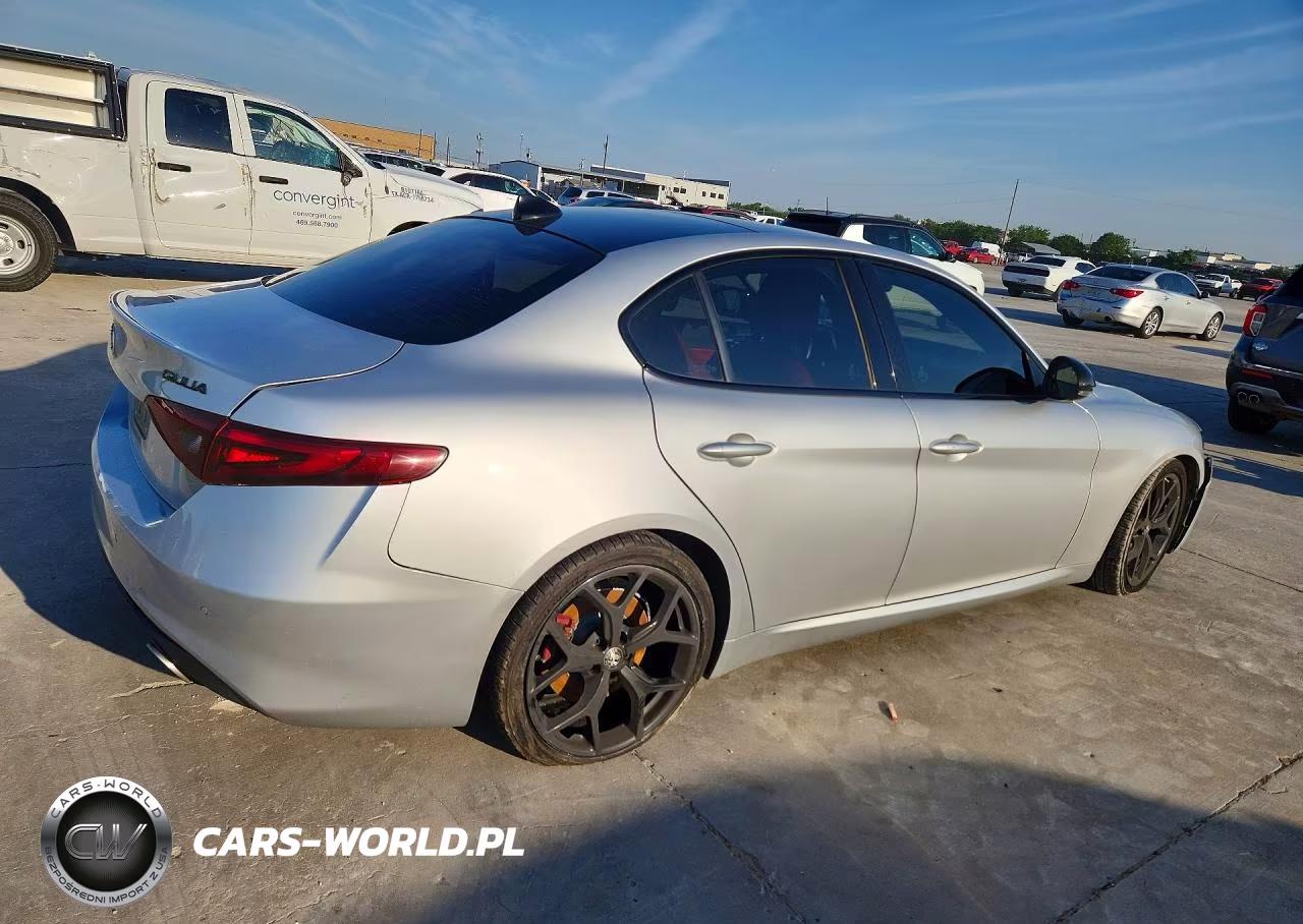 2021 Alfa Romeo Giulia Ti VIN:ZARFAMBN0M7639733 - 3