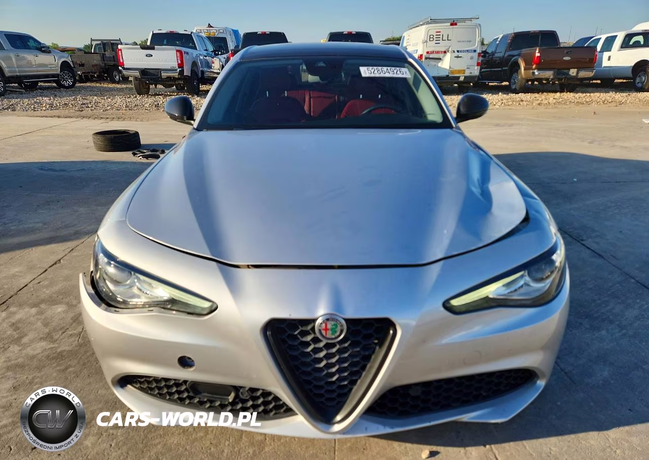 2021 Alfa Romeo Giulia Ti VIN:ZARFAMBN0M7639733 - 5