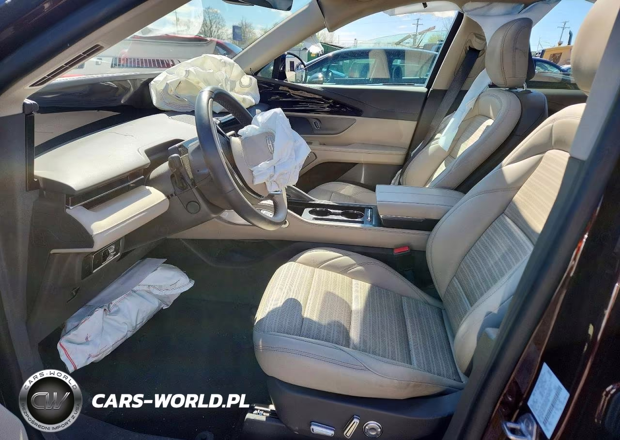 2025 Lincoln Nautilus Reserve VIN:5LMPJ8KA7SJ897890 - 7