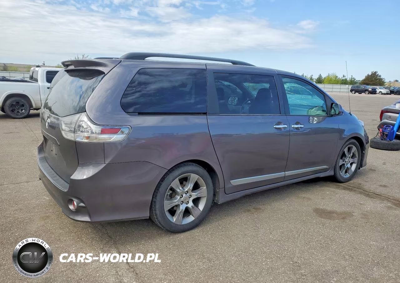 2013 Toyota Sienna Sport VIN:5TDXK3DC8DS333760 - 3