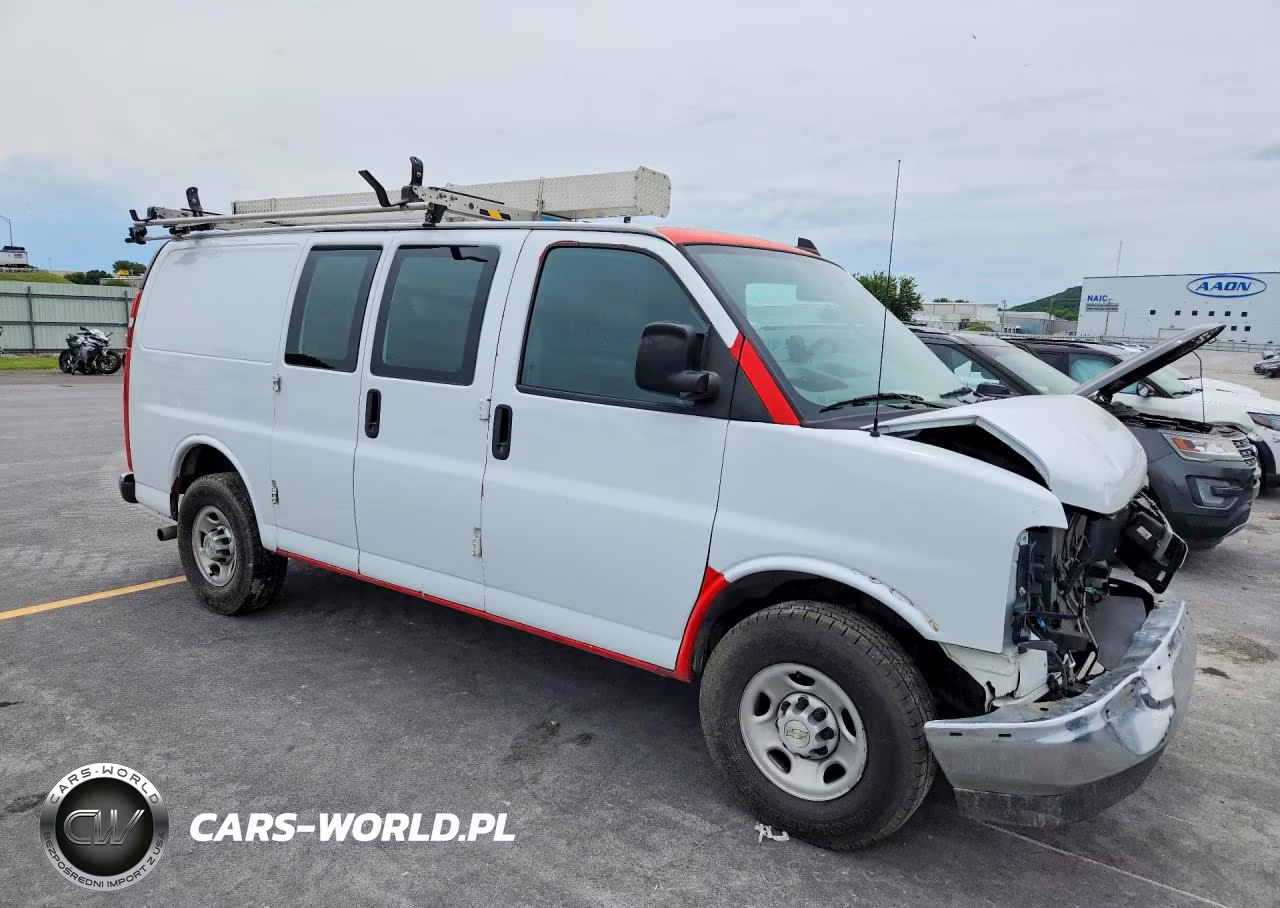 2020 Chevrolet Express VIN:1GCWGAFG4L1213449 - 4