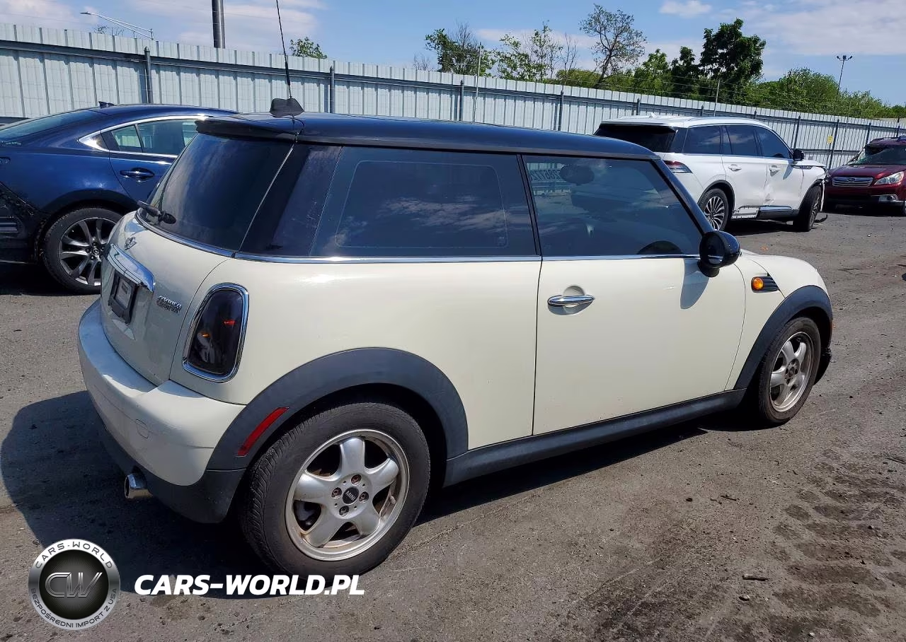 2009 Mini Cooper VIN:WMWMF33519TW72988 - 3