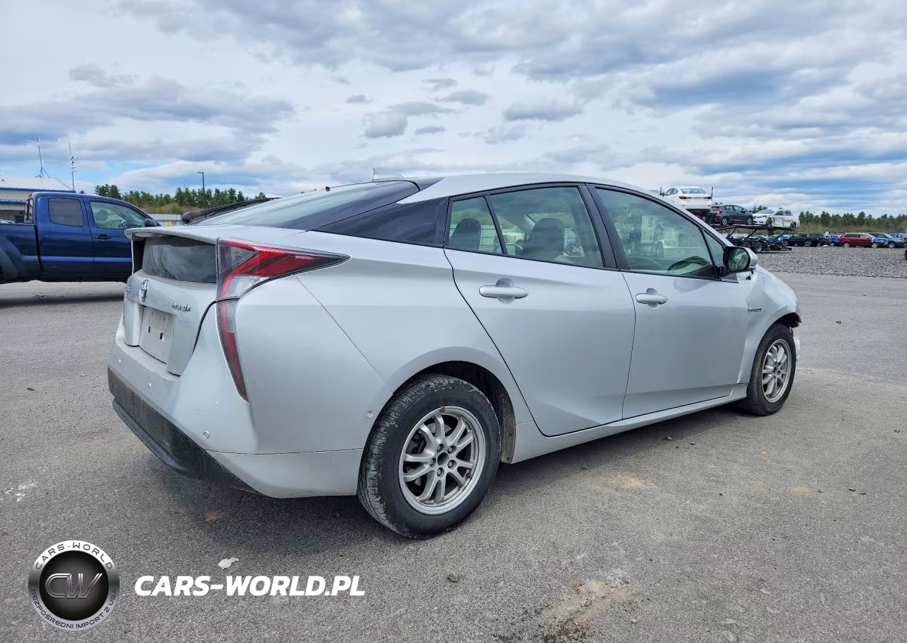 2018 Toyota Prius Three VIN:JTDKARFU3J3057331 - 3