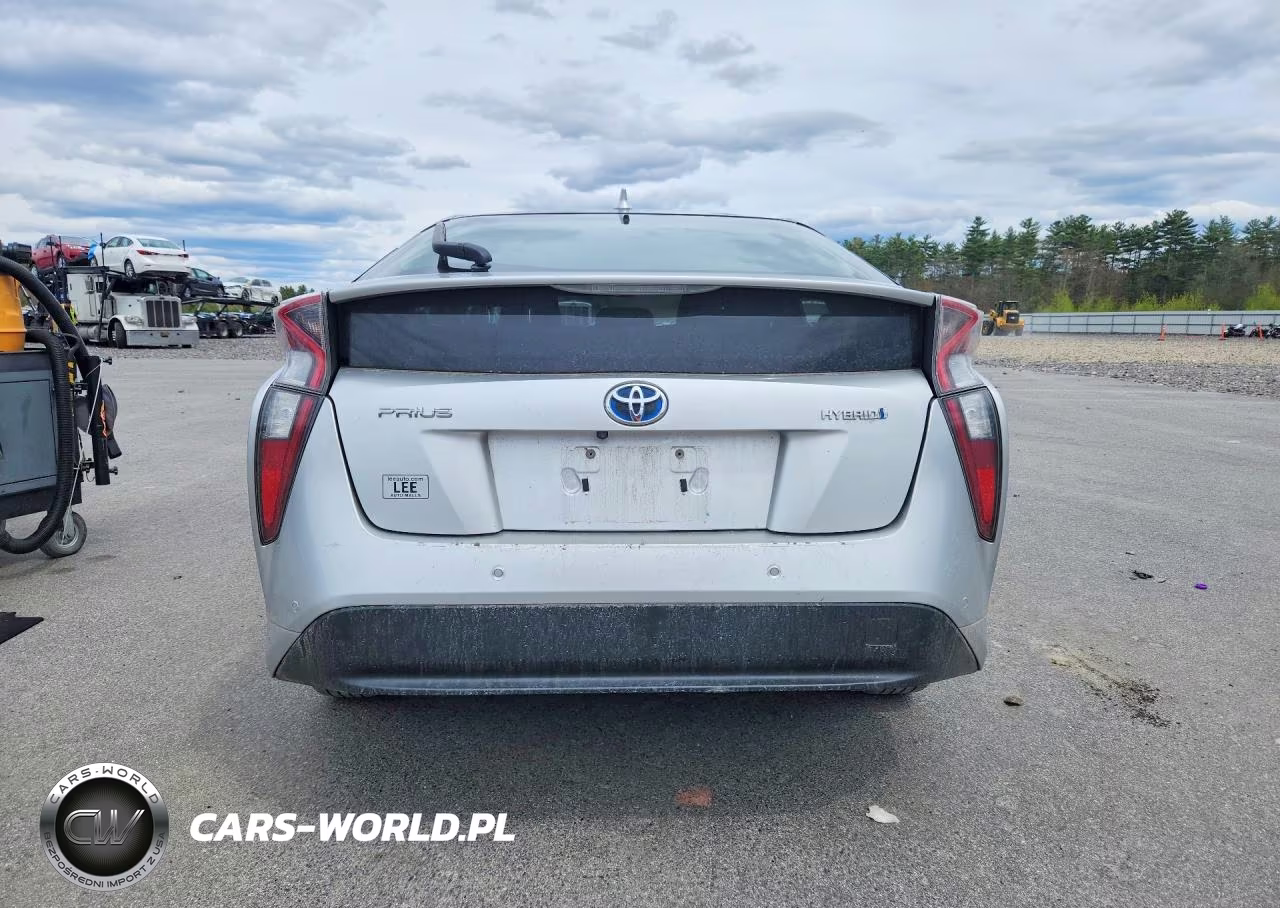 2018 Toyota Prius Three VIN:JTDKARFU3J3057331 - 6