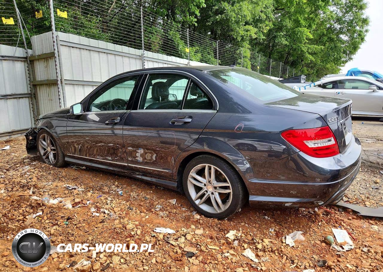 2013 Mercedes-Benz C 250 VIN:WDDGF4HB2DR275080 - 2