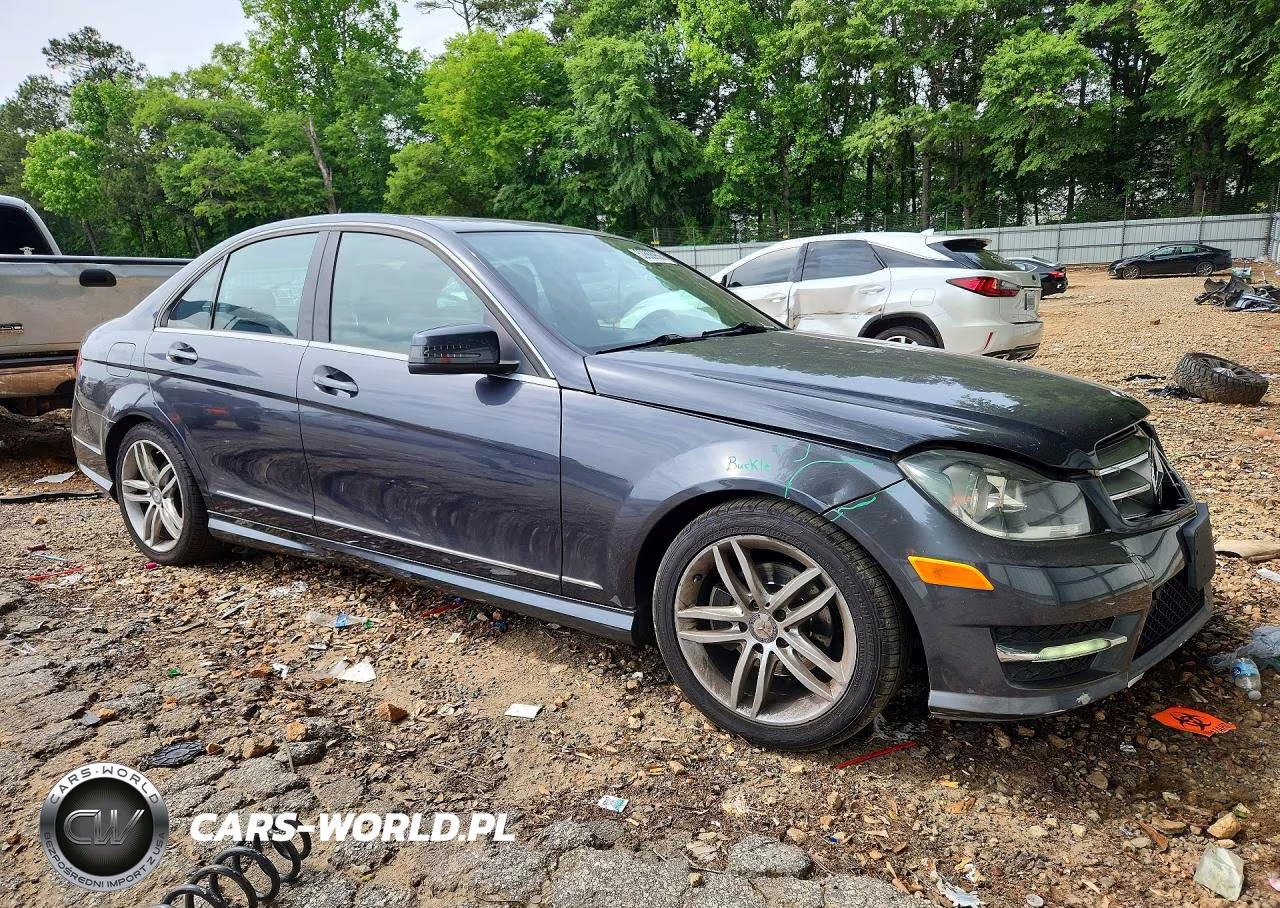 2013 Mercedes-Benz C 250 VIN:WDDGF4HB2DR275080 - 4