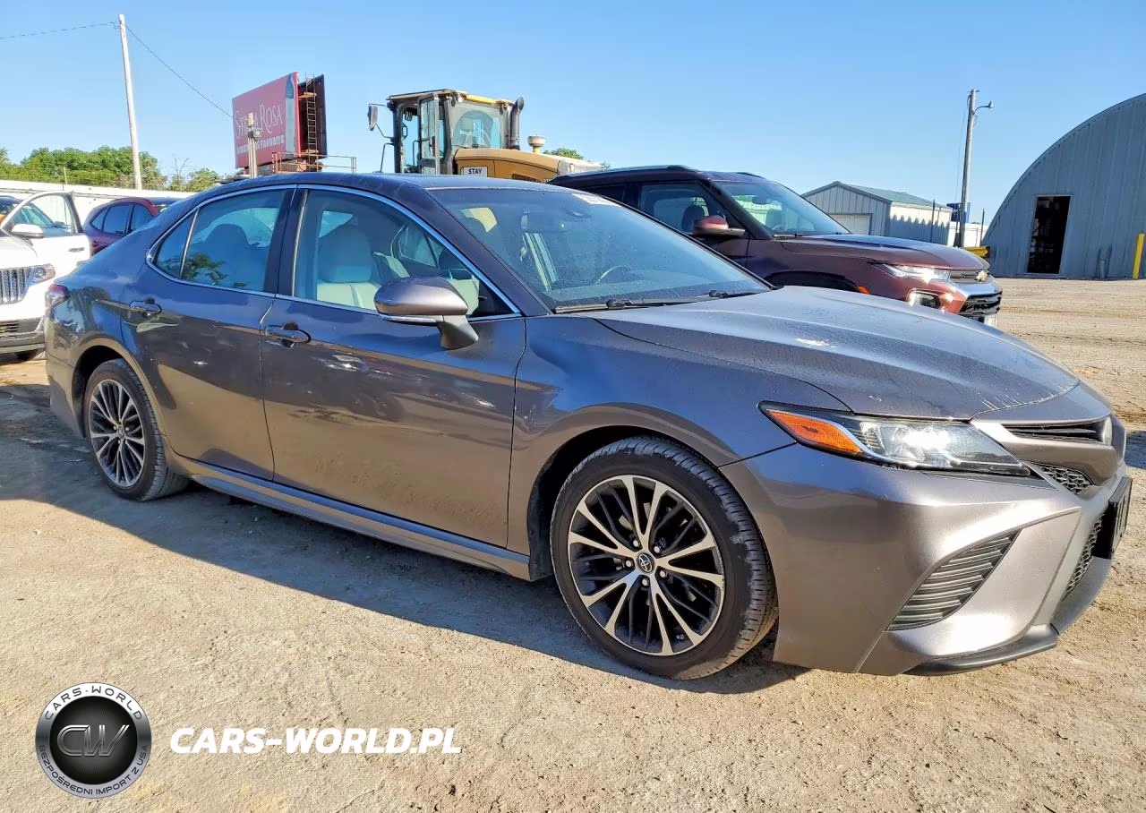 2018 Toyota Camry Se VIN:4T1B11HK1JU558060 - 4