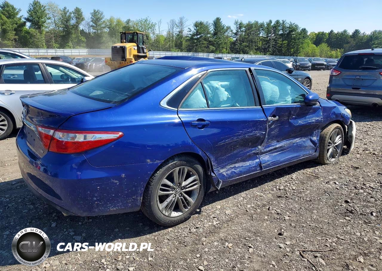2015 Toyota Camry Se VIN:4T1BF1FK3FU979838 - 3