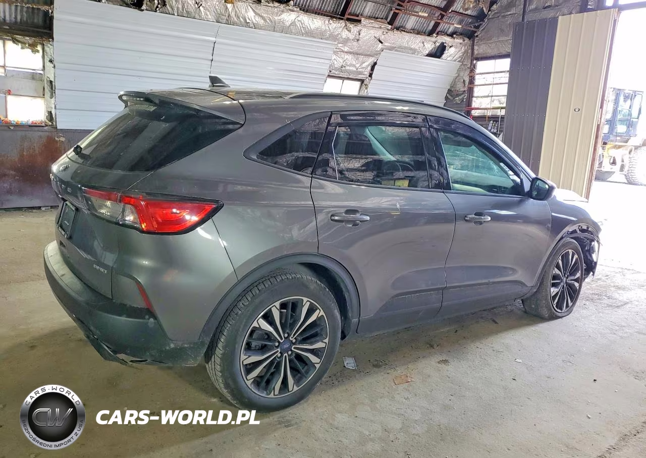 2022 Ford Escape Se VIN:1FMCU9G6XNUB65260 - 3