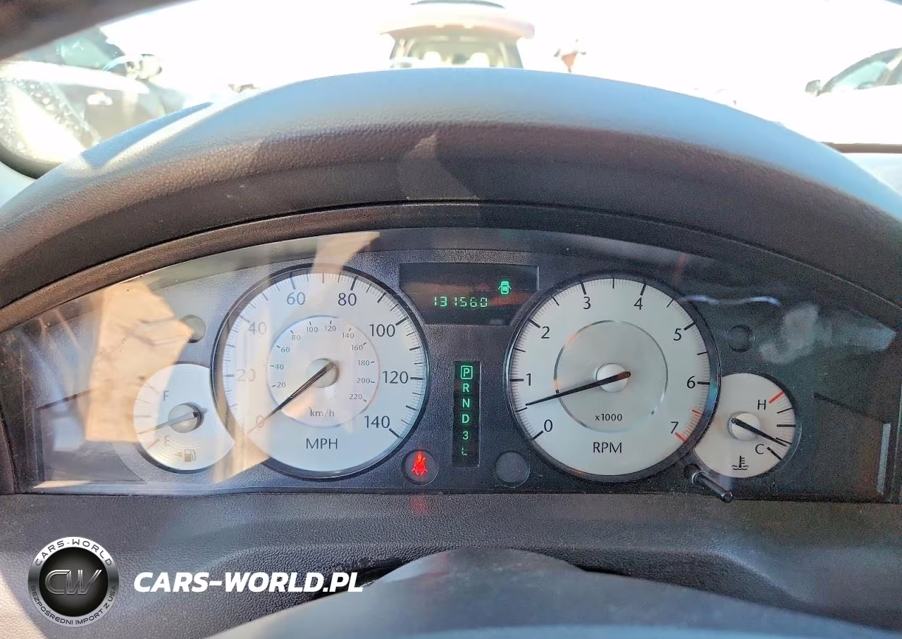 2010 Chrysler 300 Touring VIN:2C3CA5CV4AH185587 - 9