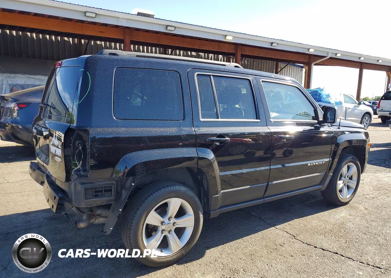 2012 Jeep Patriot Latitude VIN:1C4NJRFBXCD625888 - 3