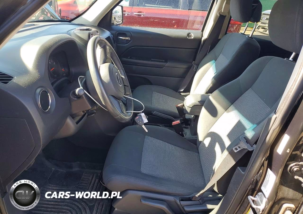 2012 Jeep Patriot Latitude VIN:1C4NJRFBXCD625888 - 7