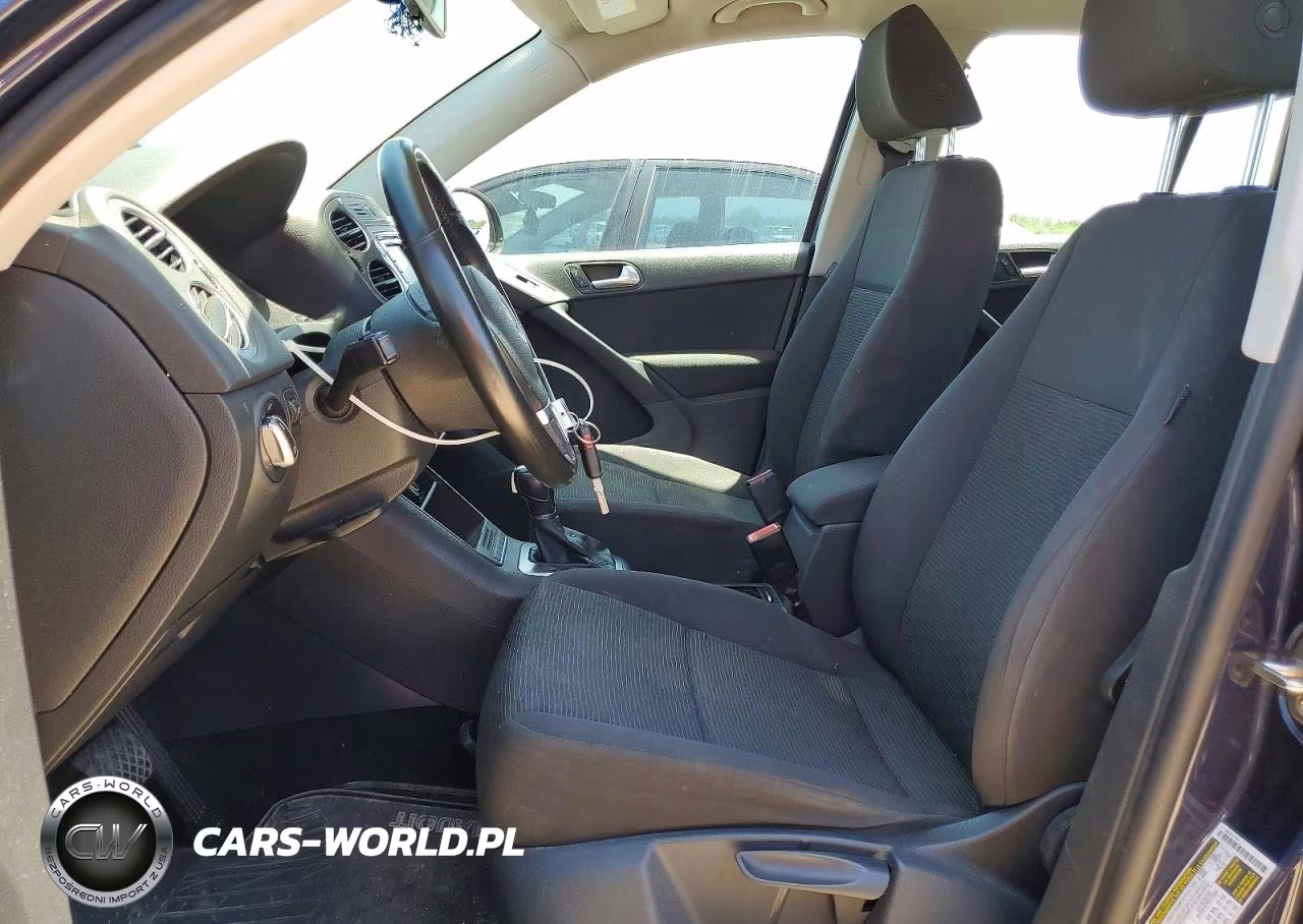 2015 Volkswagen Tiguan S VIN:WVGAV7AX7FW612028 - 7