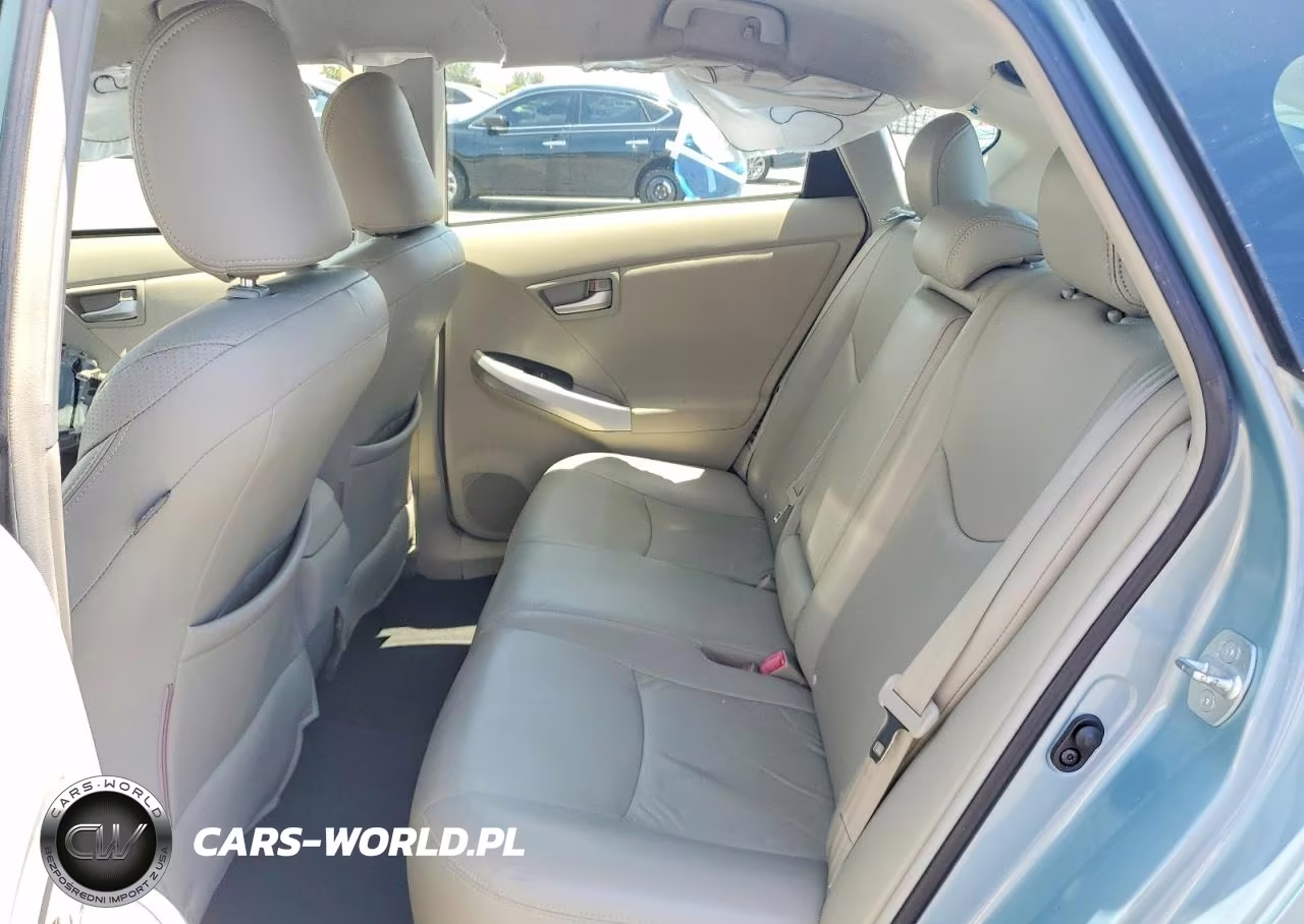2013 Toyota Prius Three VIN:JTDKN3DU9D1733866 - 10