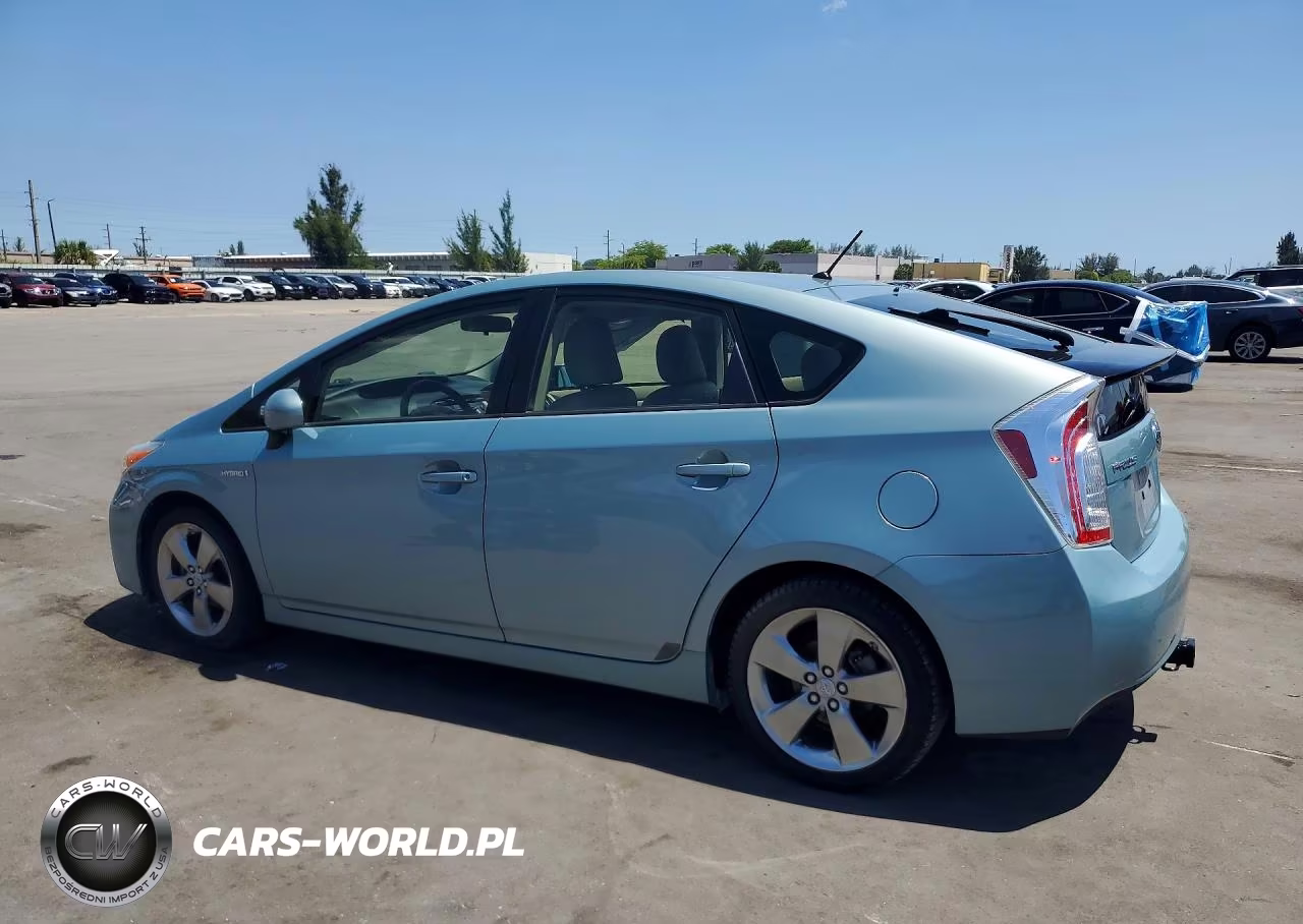 2013 Toyota Prius Three VIN:JTDKN3DU9D1733866 - 2