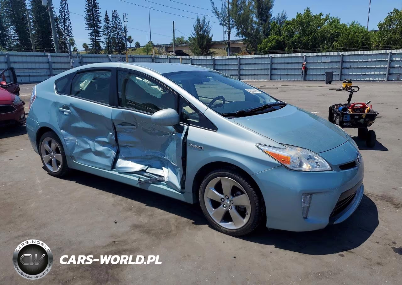 2013 Toyota Prius Three VIN:JTDKN3DU9D1733866 - 4