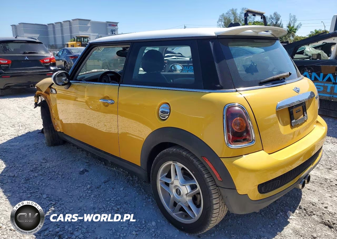 2009 Mini Cooper S VIN:WMWMF73599TW82904 - 2