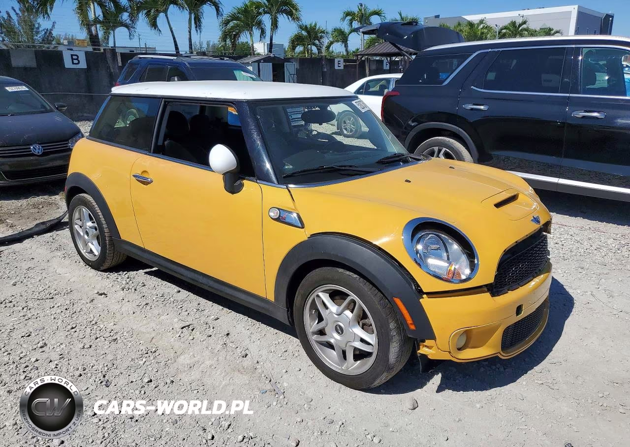 2009 Mini Cooper S VIN:WMWMF73599TW82904 - 4