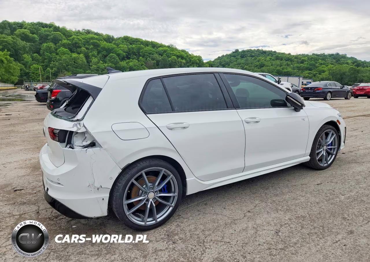 2025 Volkswagen Golf R VIN:WVWEB7CD0SW215028 - 3