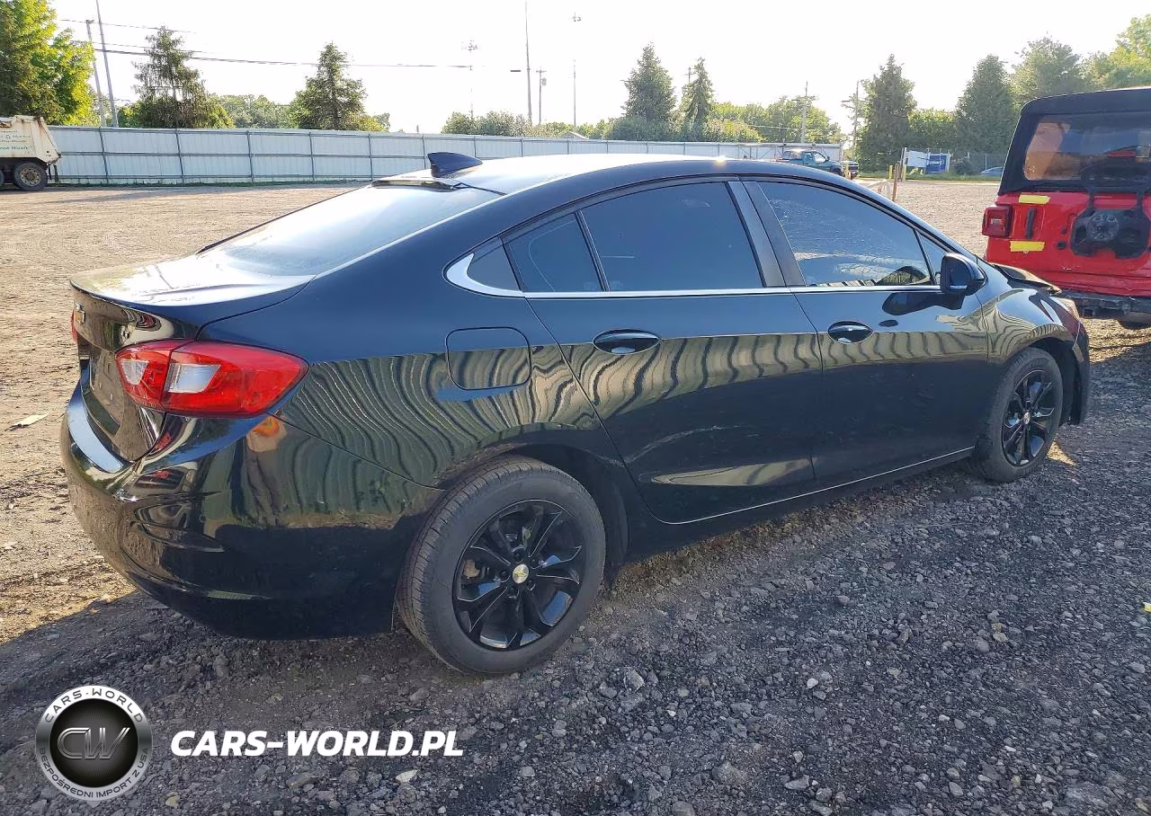 2019 Chevrolet Cruze Lt VIN:1G1BE5SM4K7109720 - 3