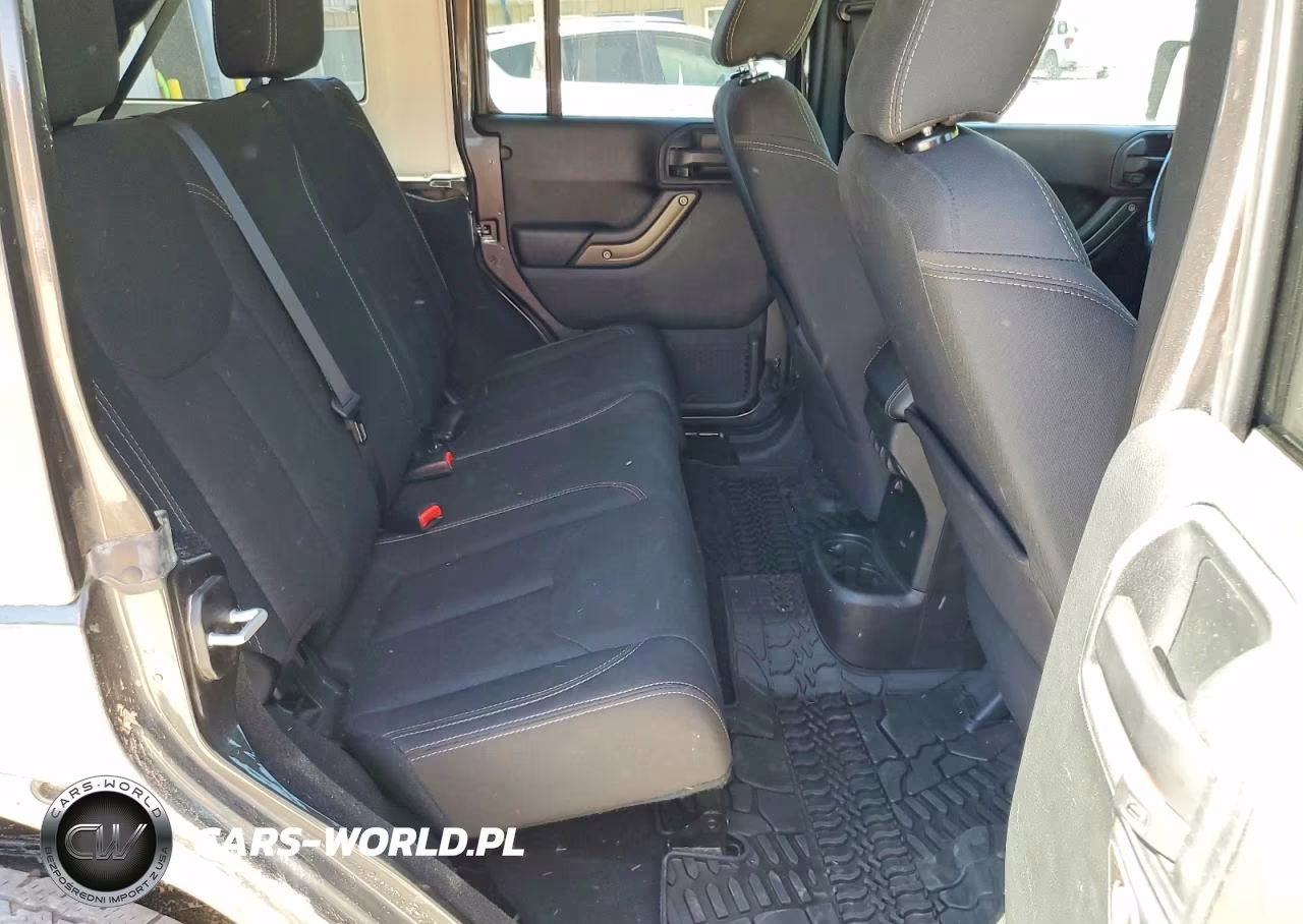 2018 Jeep Wrangler Unlimited Sport VIN:1C4BJWDG9JL871723 - 10