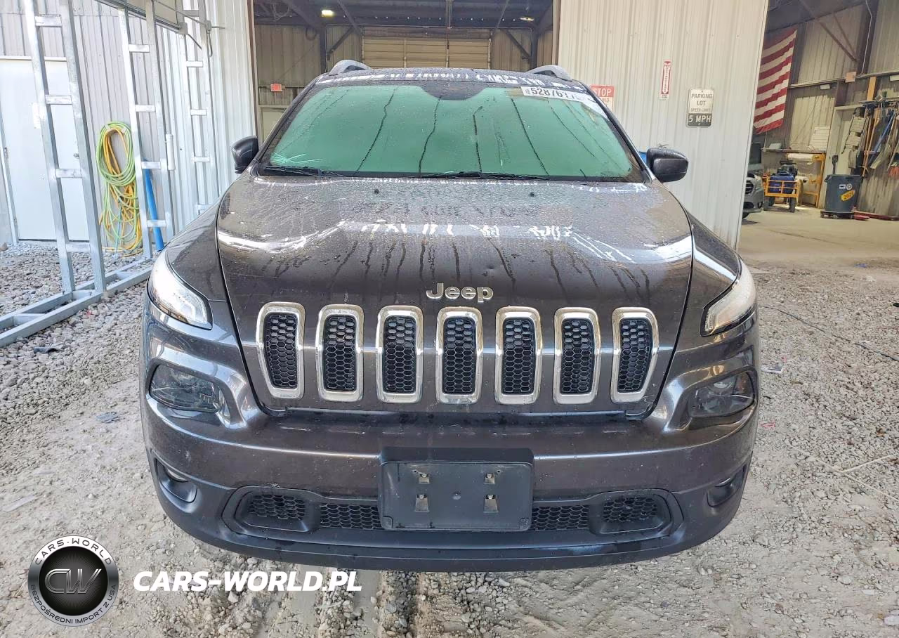 2017 Jeep Cherokee Latitude VIN:1C4PJMCS0HW576941 - 5