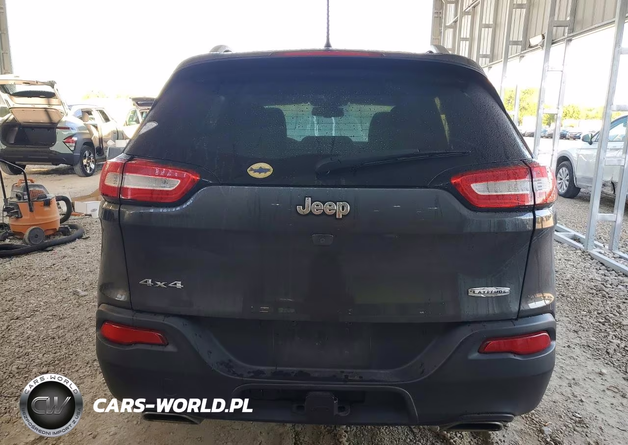 2017 Jeep Cherokee Latitude VIN:1C4PJMCS0HW576941 - 6
