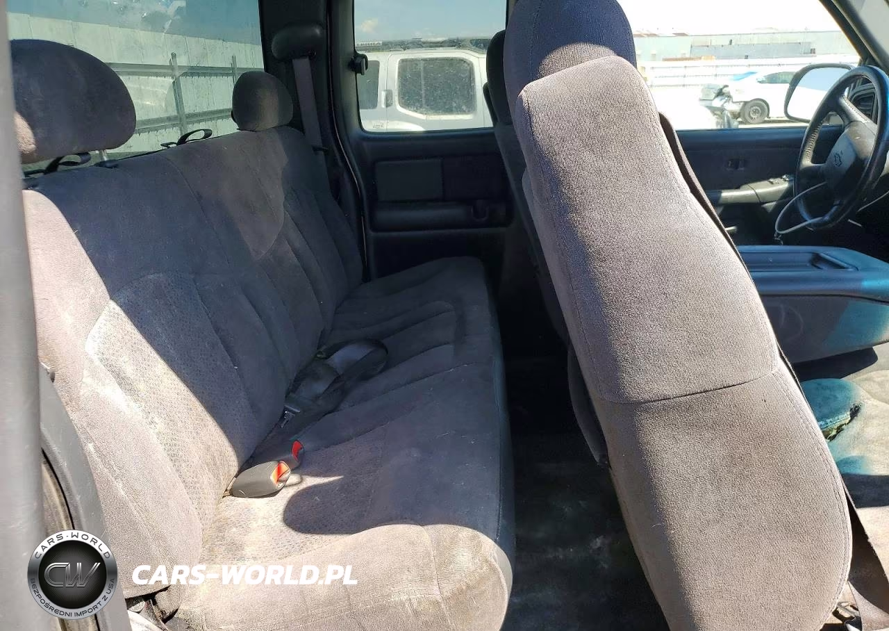 2002 Chevrolet Silverado C1500 VIN:2GCEC19XX21213855 - 10