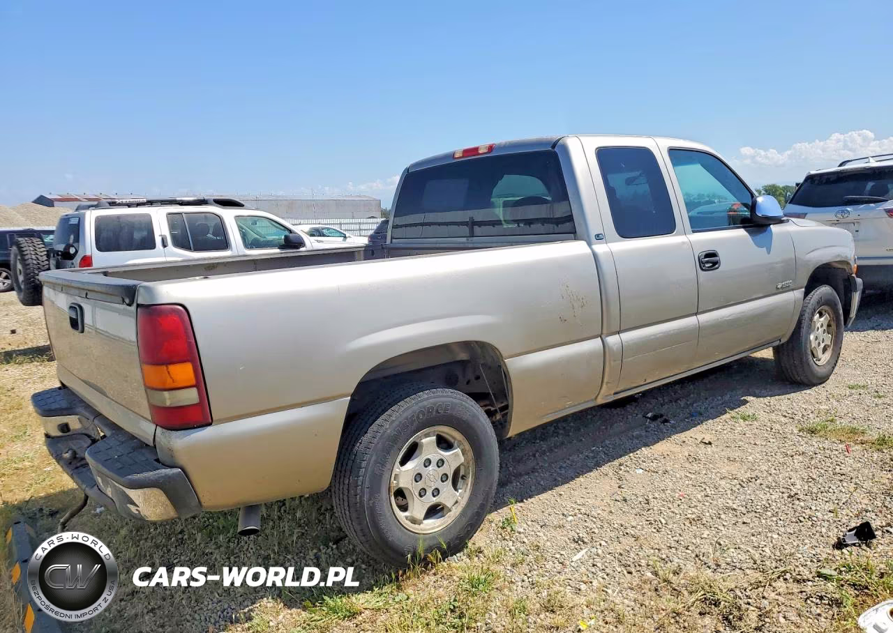 2002 Chevrolet Silverado C1500 VIN:2GCEC19XX21213855 - 3