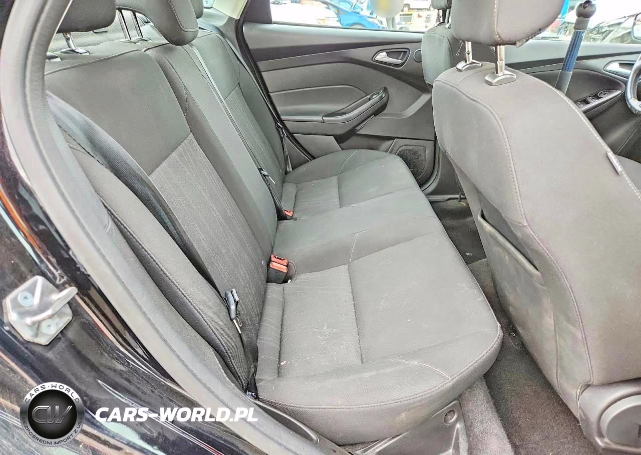2018 Ford Focus Sel VIN:1FADP3H23JL258118 - 10