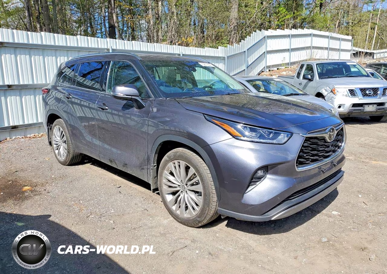 2023 Toyota Highlander Platinum VIN:5TDKDRBHXPS040601 - 4