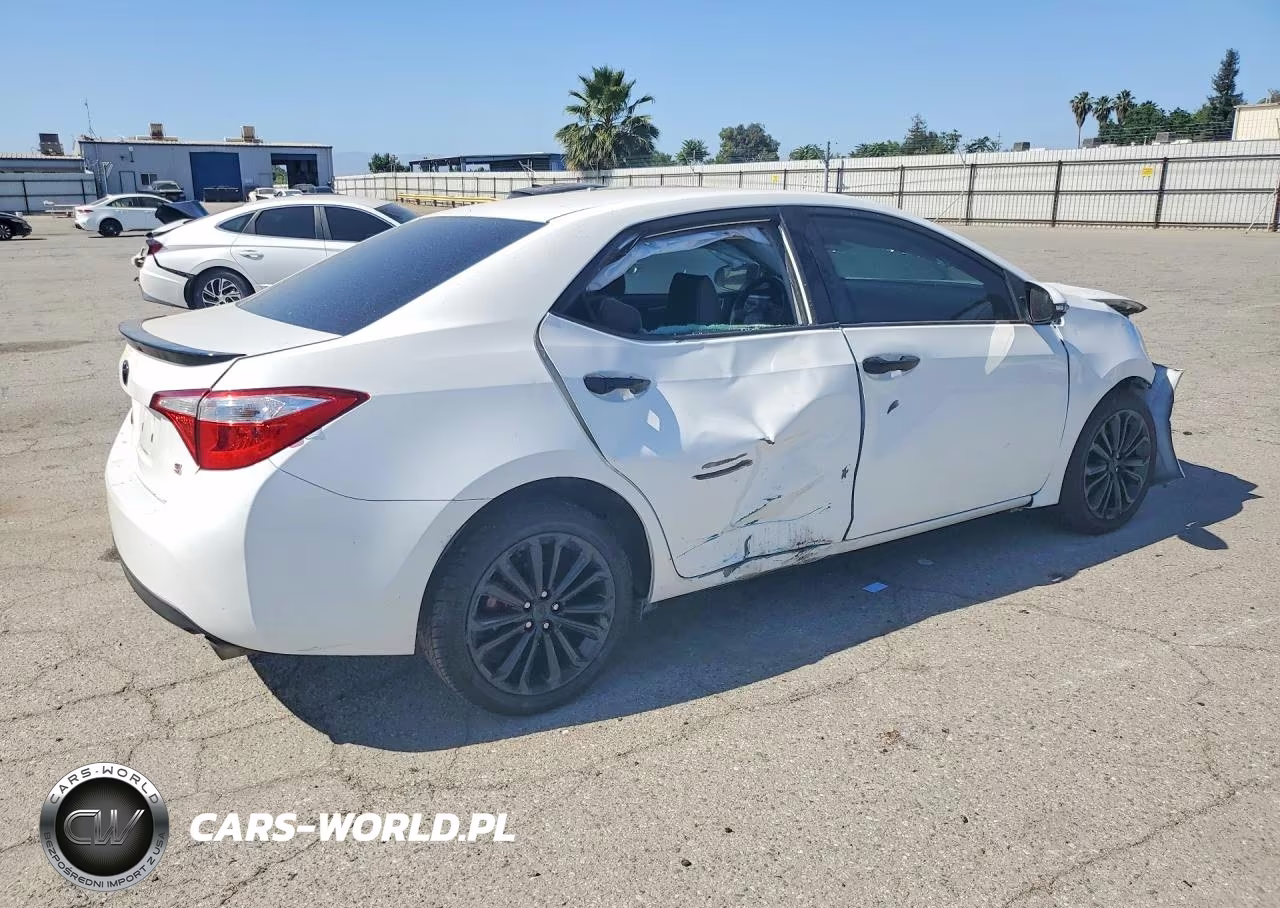 2015 Toyota Corolla S Plus VIN:5YFBURHE7FP247838 - 3